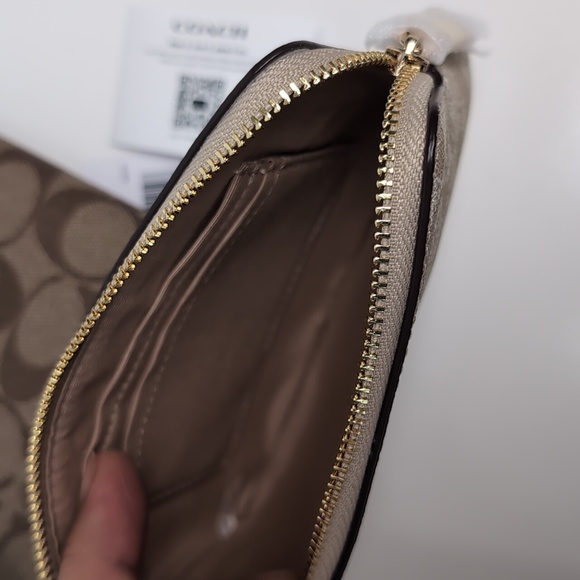 Coach CJ721 Corner Zip Trio In Signature Canvas Gold/Khaki Multi (Firm Price) - Picture 7 of 16